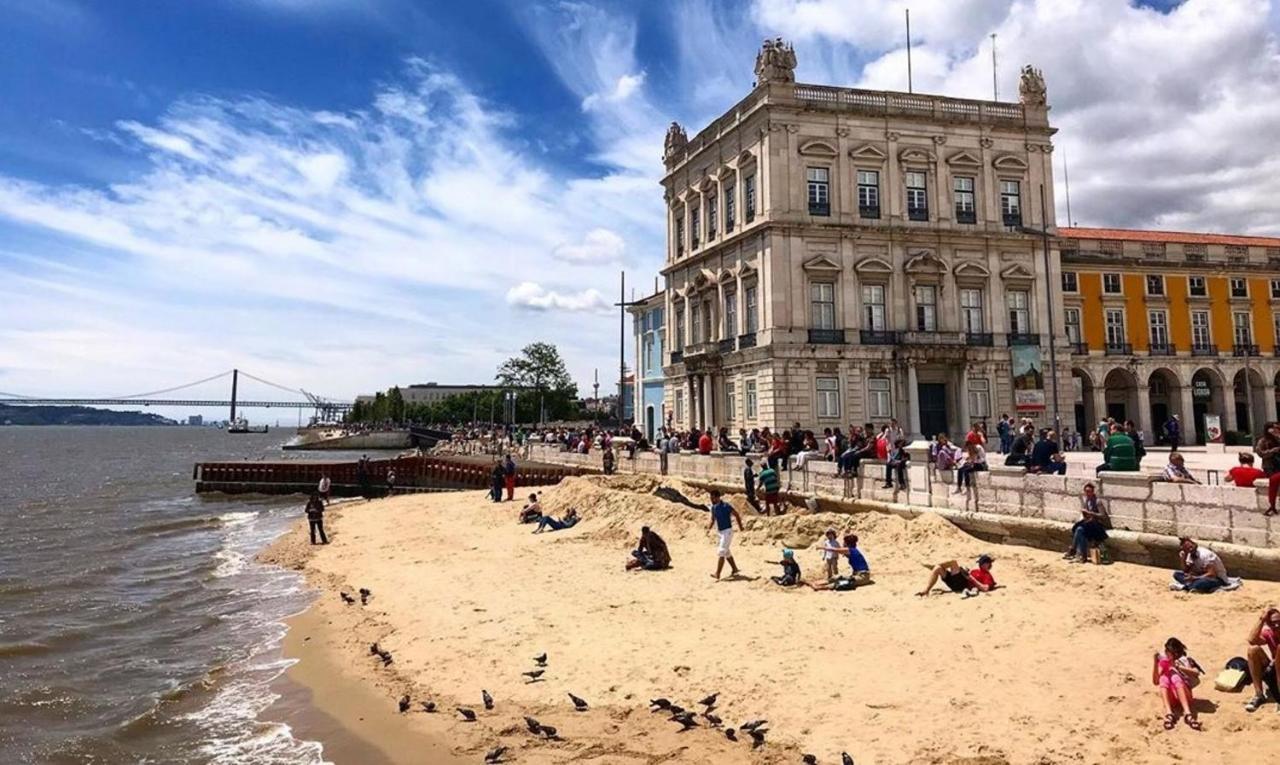 The Romantic Nest - The Perfect Getaway At Downtown, 6th-floor No Lift Appartement Lisboa