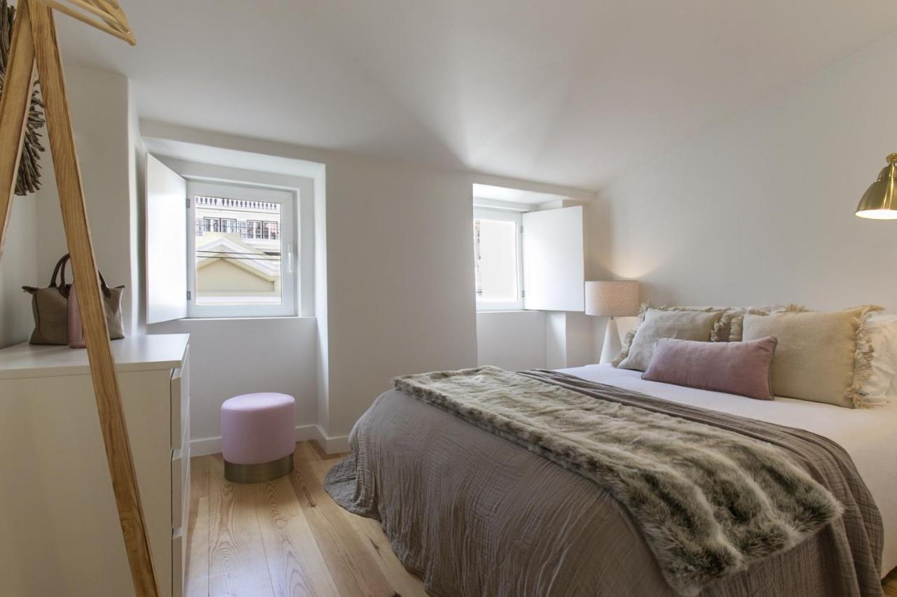 The Romantic Nest - The Perfect Getaway At Downtown, 6th-floor No Lift Appartement *